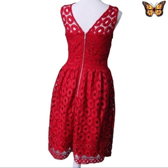 Ricki’s Crochet Overlay Fit and Flare Midi Dress Size 0 - Picture 3 of 6